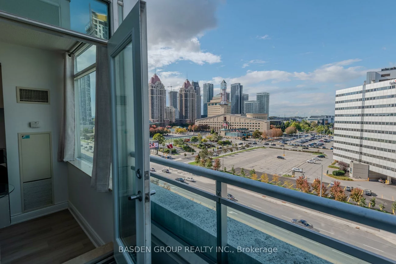 220, Burnhamthorpe, City Centre, Mississauga