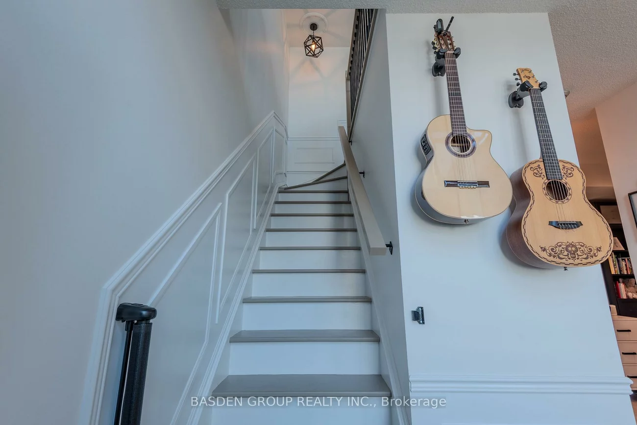 220, Burnhamthorpe, City Centre, Mississauga