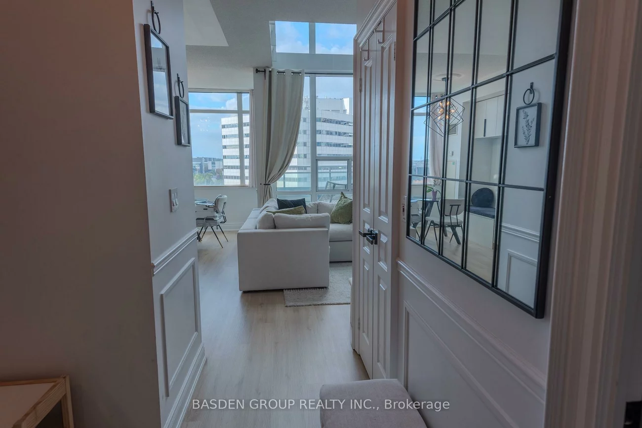 220, Burnhamthorpe, City Centre, Mississauga