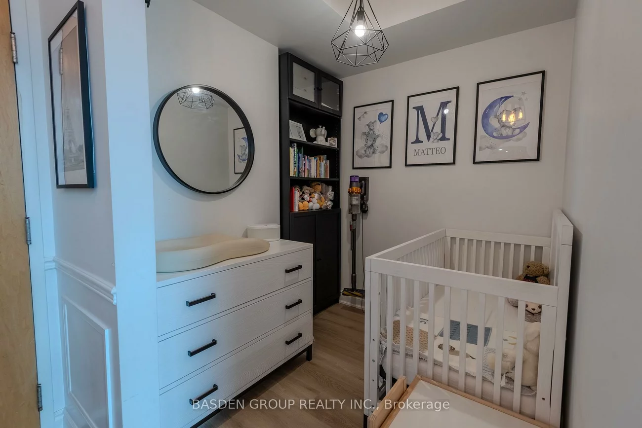 220, Burnhamthorpe, City Centre, Mississauga