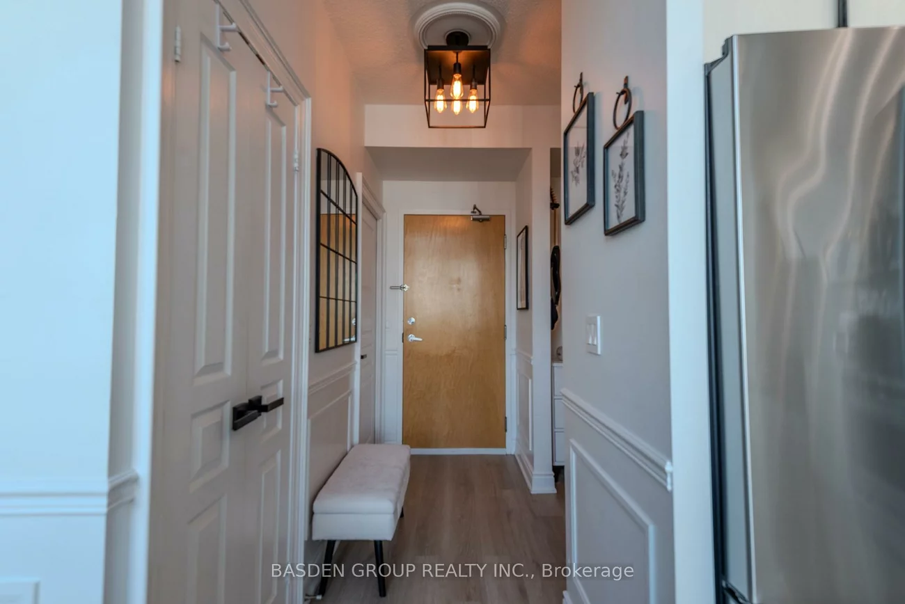 220, Burnhamthorpe, City Centre, Mississauga