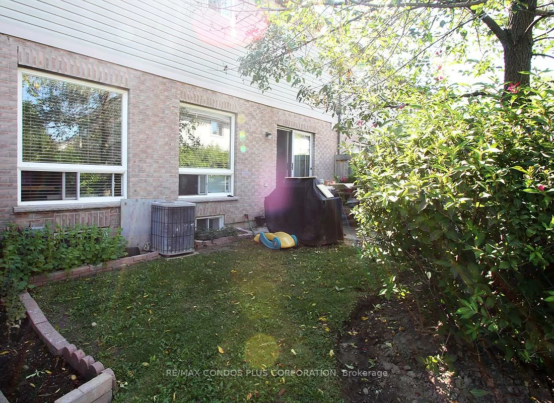 517, Ravenstone, Hurontario, Mississauga