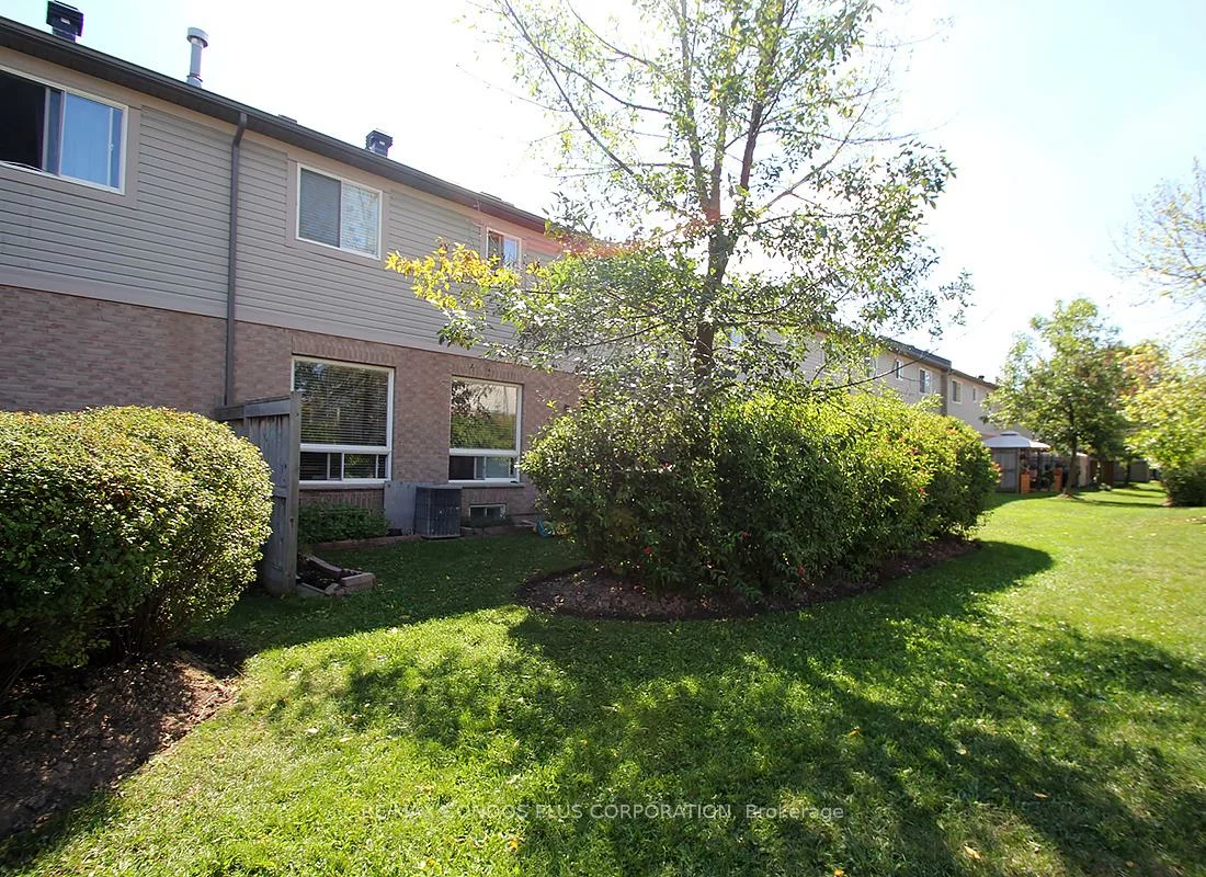 517, Ravenstone, Hurontario, Mississauga