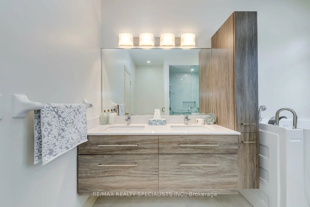 717, Hidden Grove, Lorne Park, Mississauga