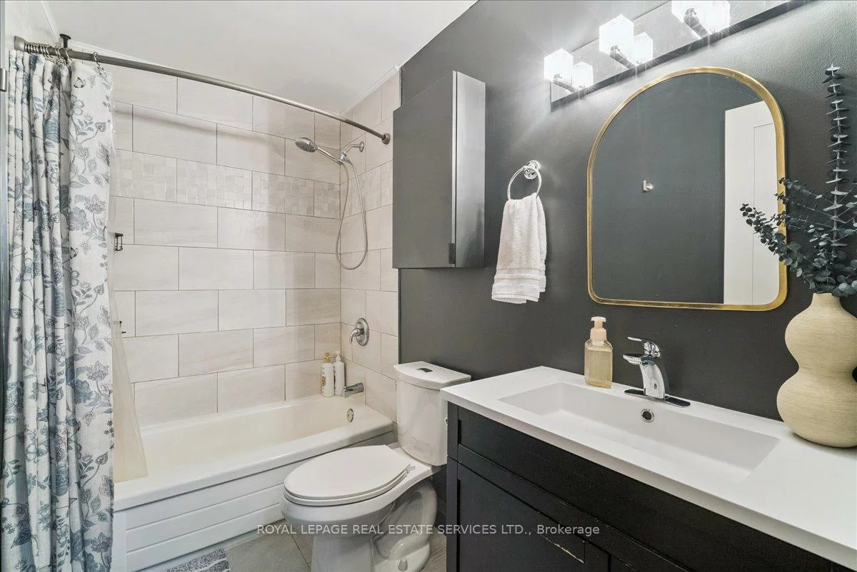 1275, Cornerbrook, Erindale, Mississauga