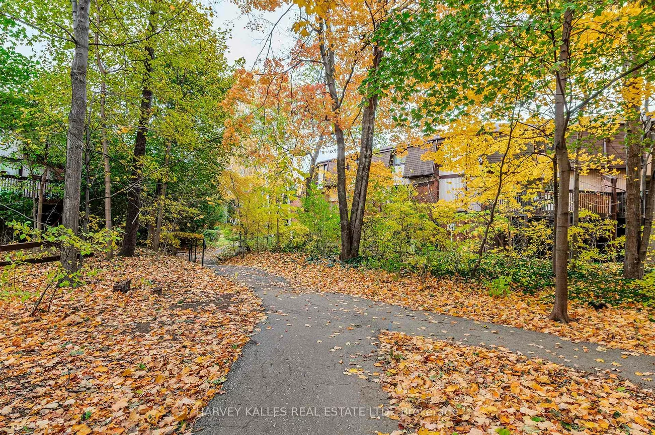 1060, Walden, Clarkson, Mississauga