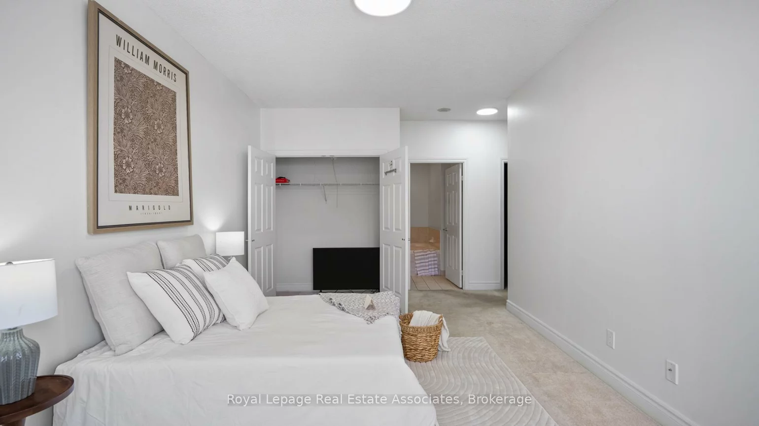 25, Kingsbridge Garden, Hurontario, Mississauga