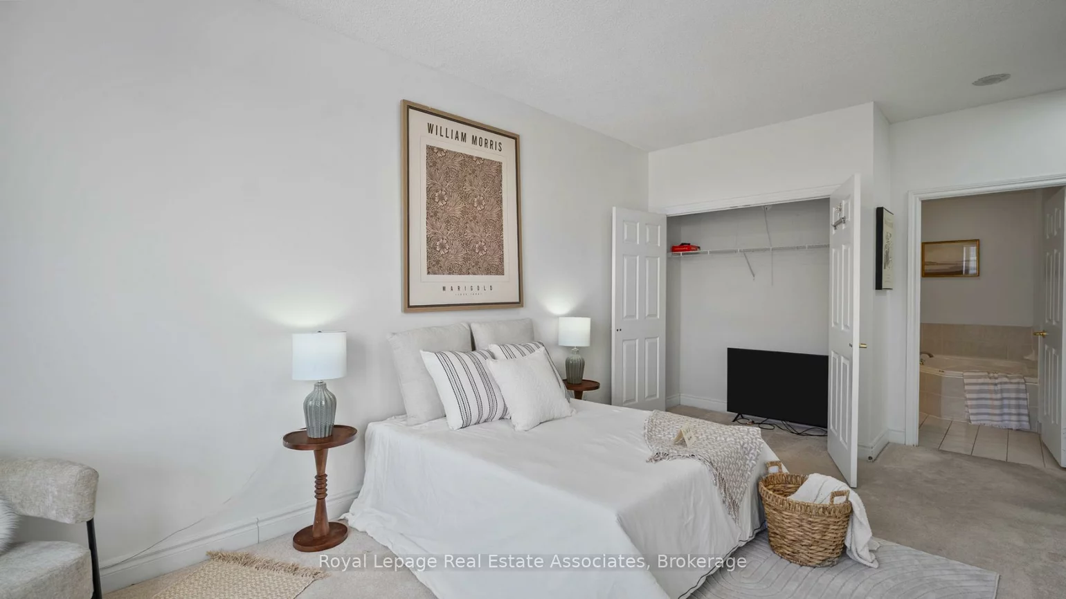 25, Kingsbridge Garden, Hurontario, Mississauga