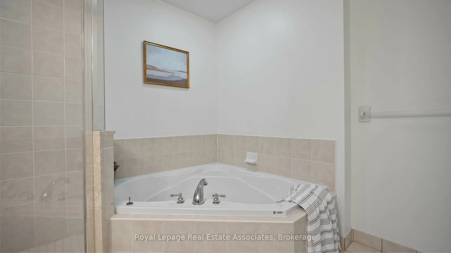 25, Kingsbridge Garden, Hurontario, Mississauga