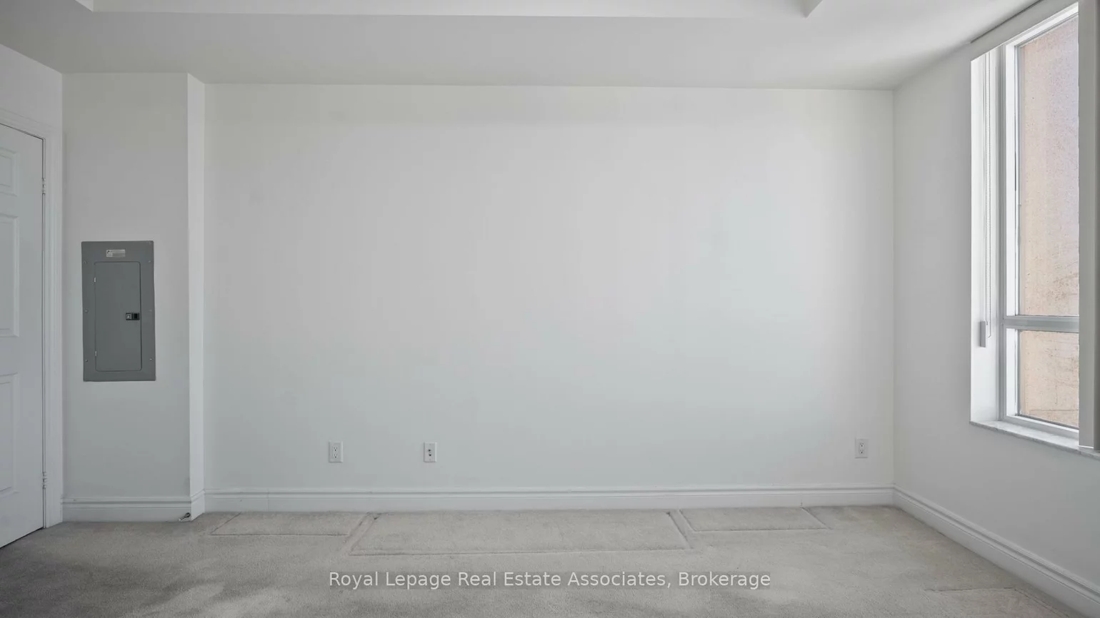 25, Kingsbridge Garden, Hurontario, Mississauga