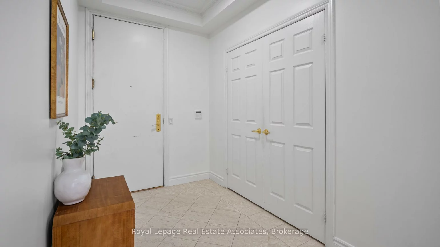 25, Kingsbridge Garden, Hurontario, Mississauga