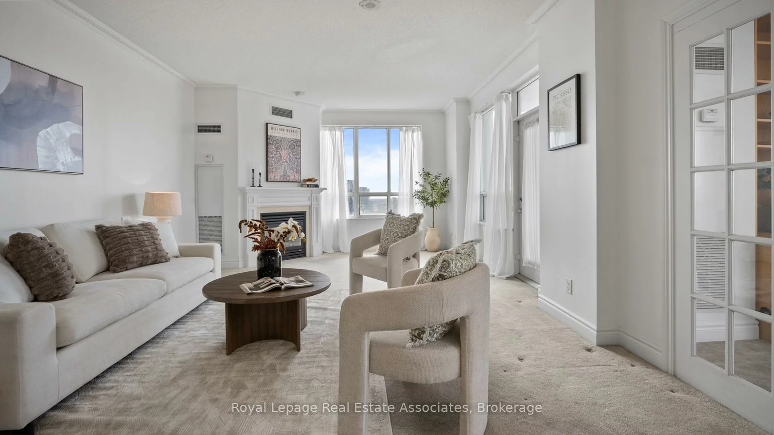 25, Kingsbridge Garden, Hurontario, Mississauga