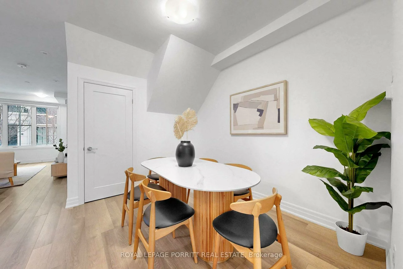 665, Cricklewood, Mineola, Mississauga