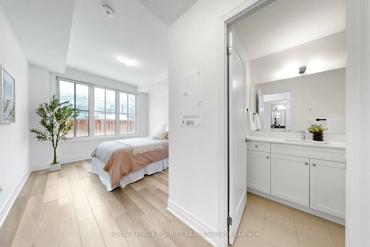 665, Cricklewood, Mineola, Mississauga