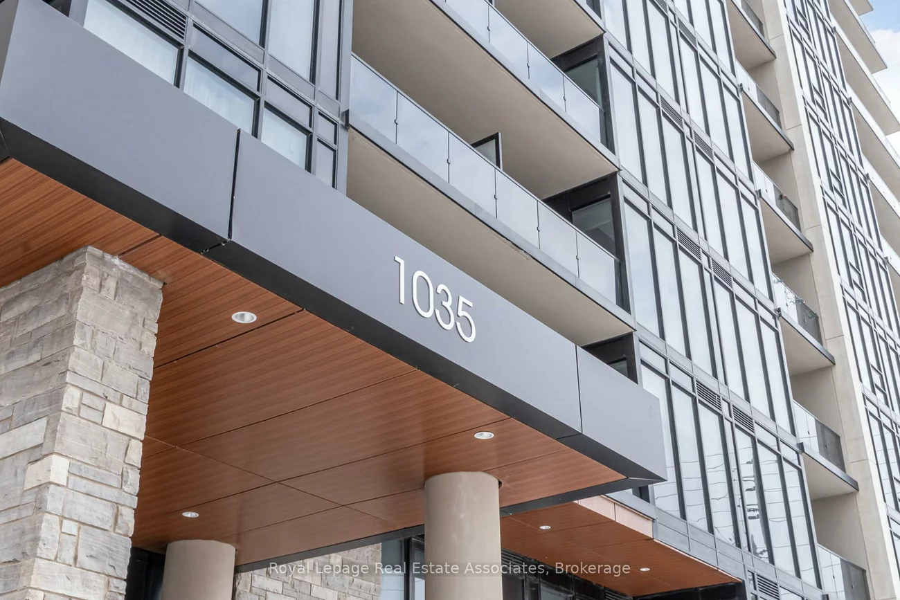 1035, Southdown, Clarkson, Mississauga