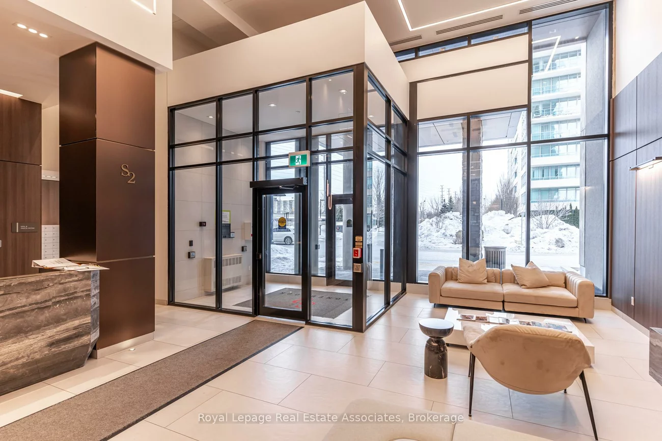 1035, Southdown, Clarkson, Mississauga