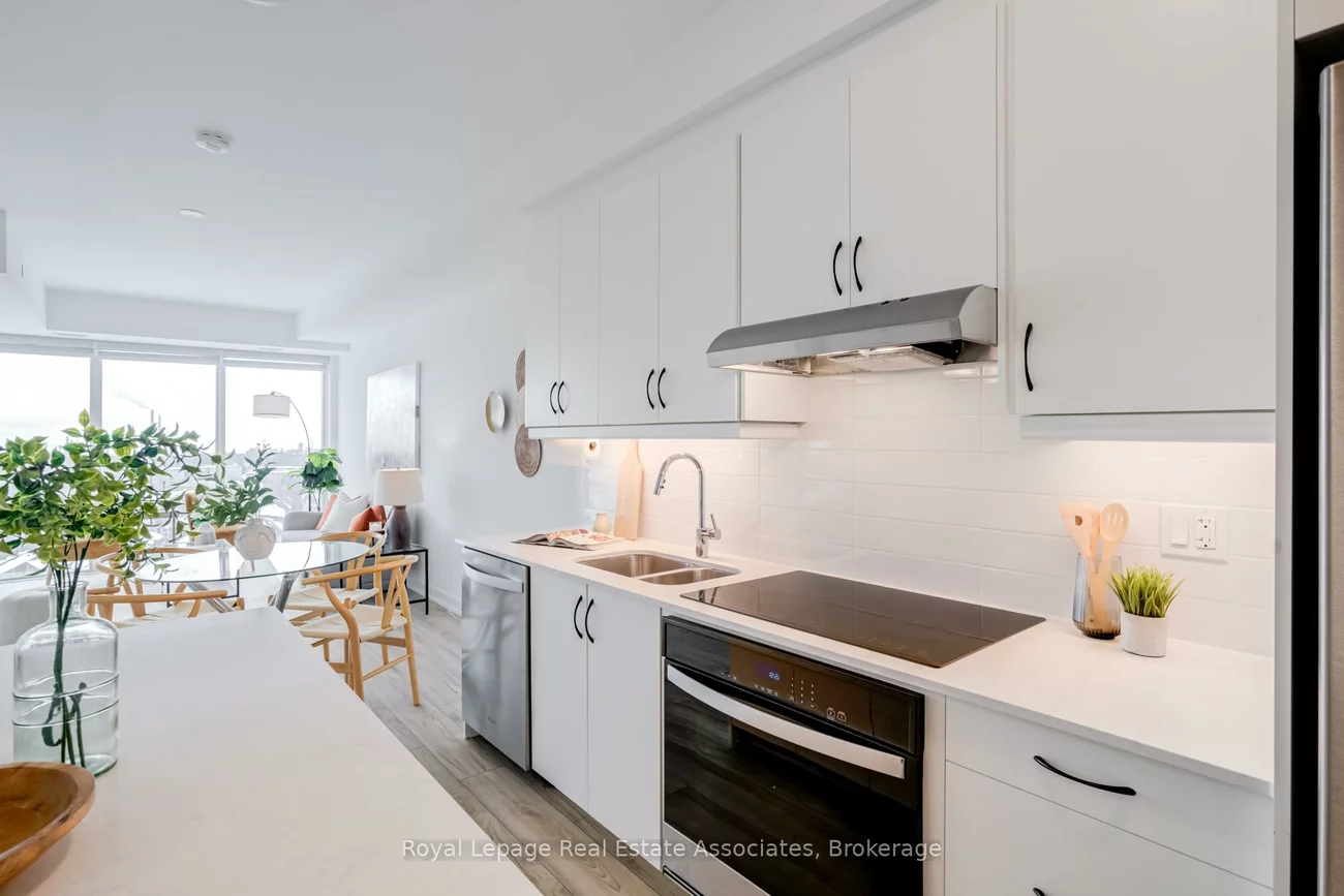 1035, Southdown, Clarkson, Mississauga