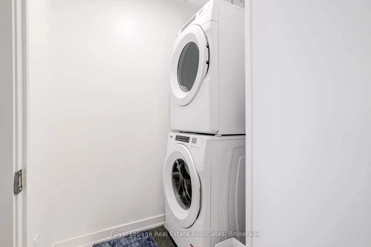 1035, Southdown, Clarkson, Mississauga