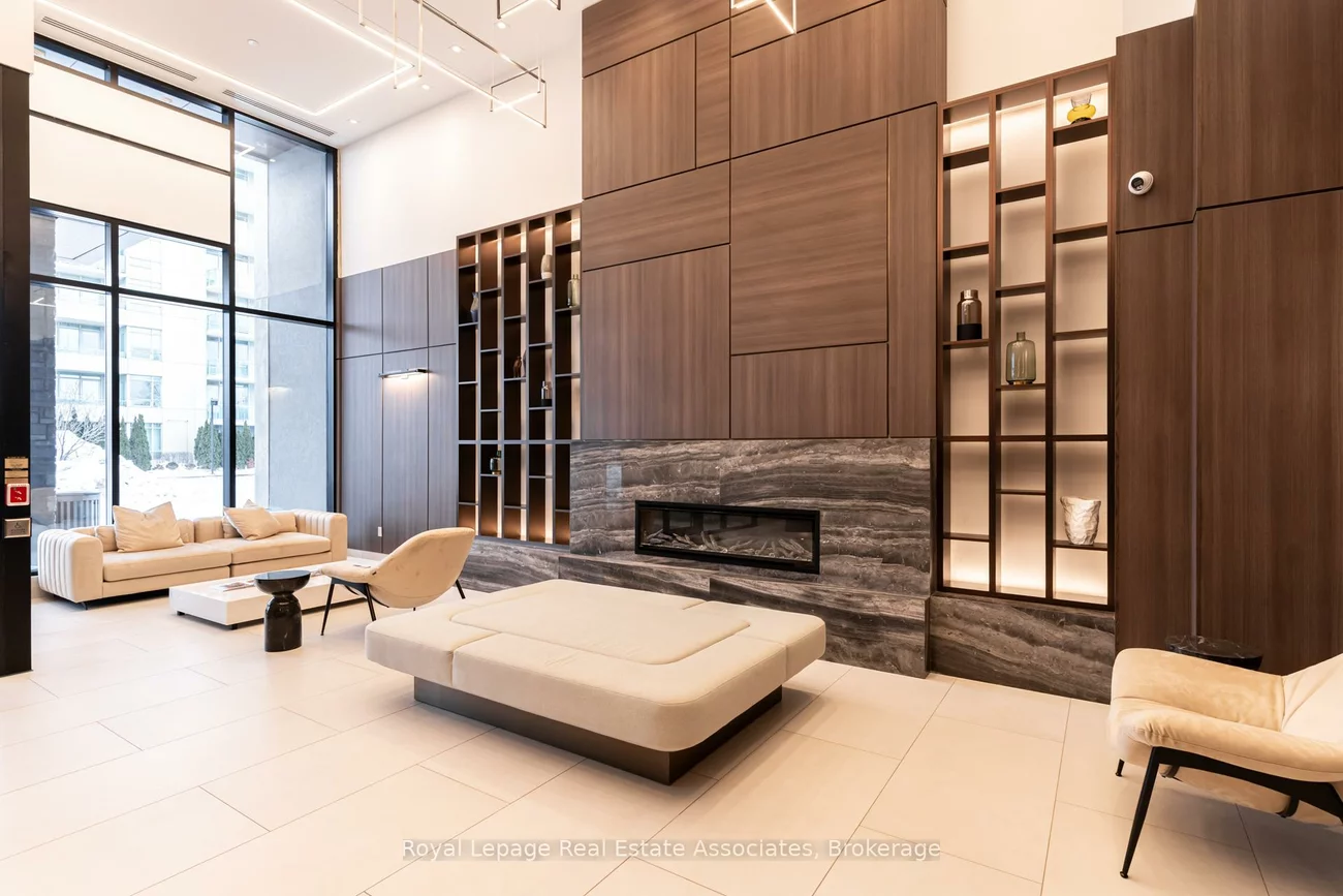 1035, Southdown, Clarkson, Mississauga