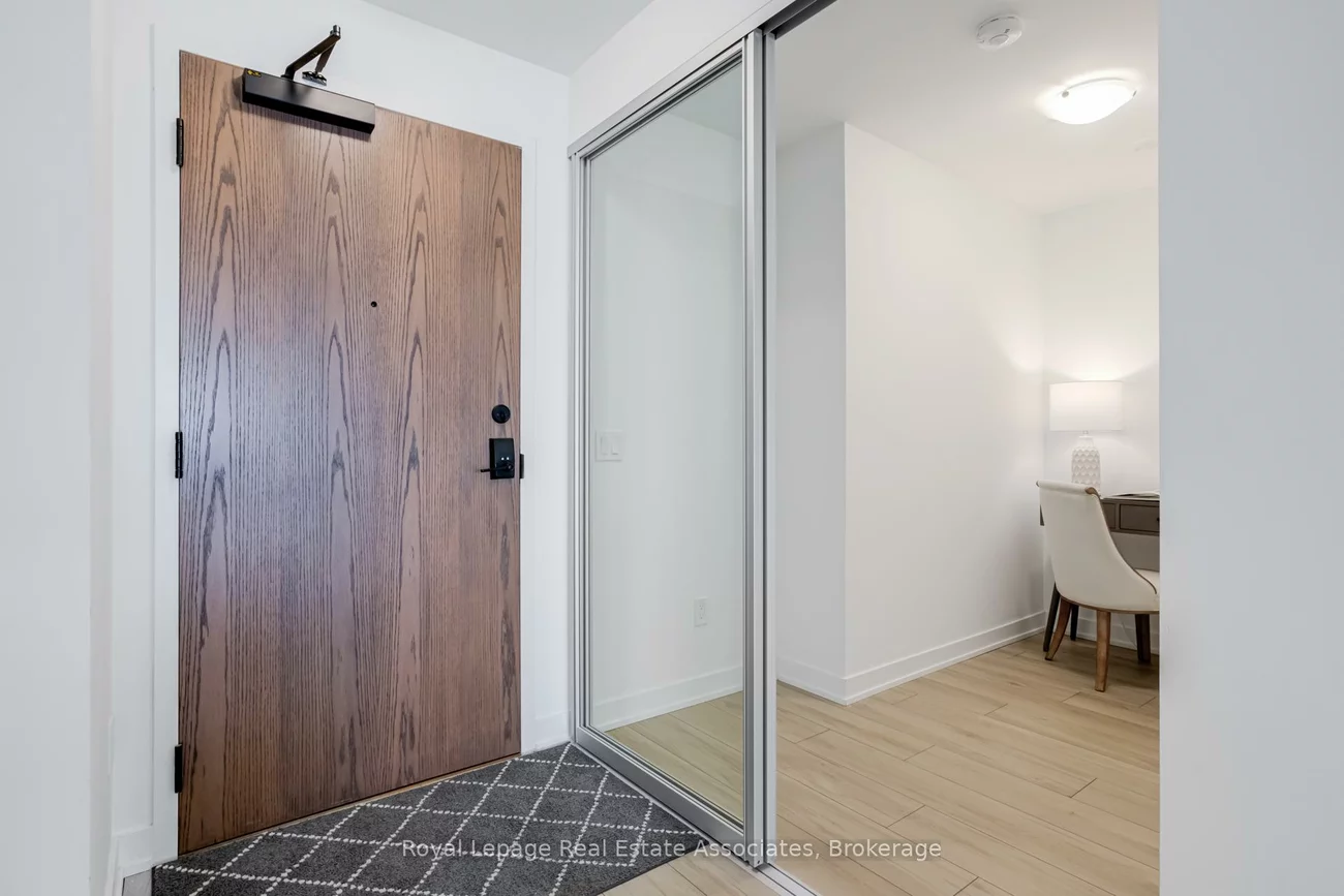 1035, Southdown, Clarkson, Mississauga