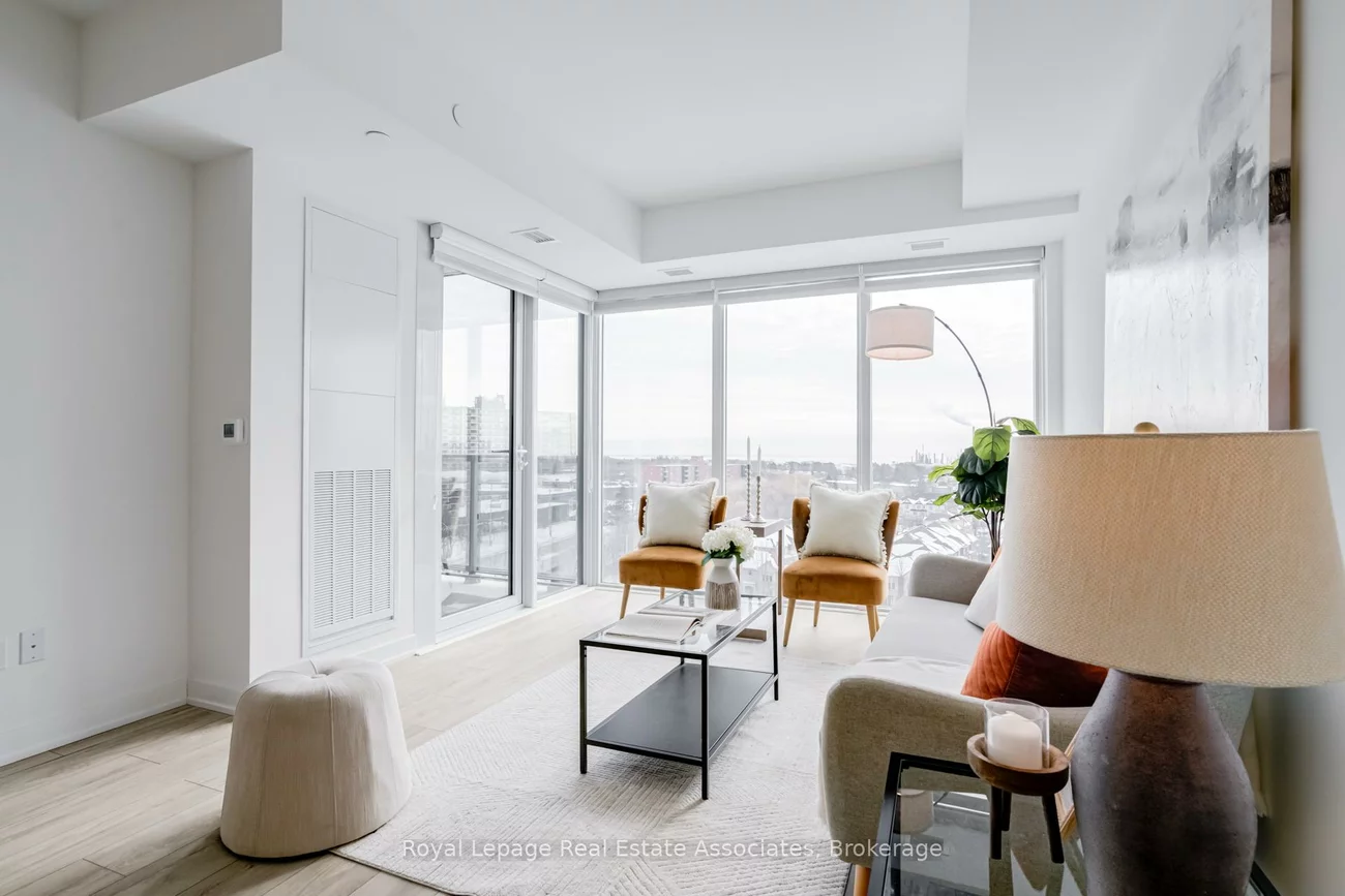 1035, Southdown, Clarkson, Mississauga