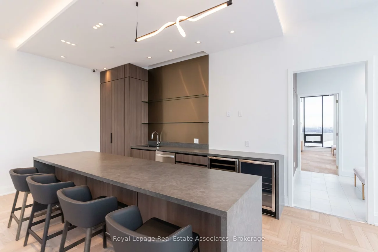 1035, Southdown, Clarkson, Mississauga