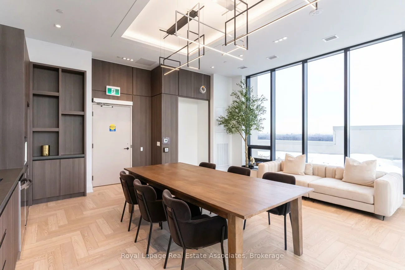 1035, Southdown, Clarkson, Mississauga