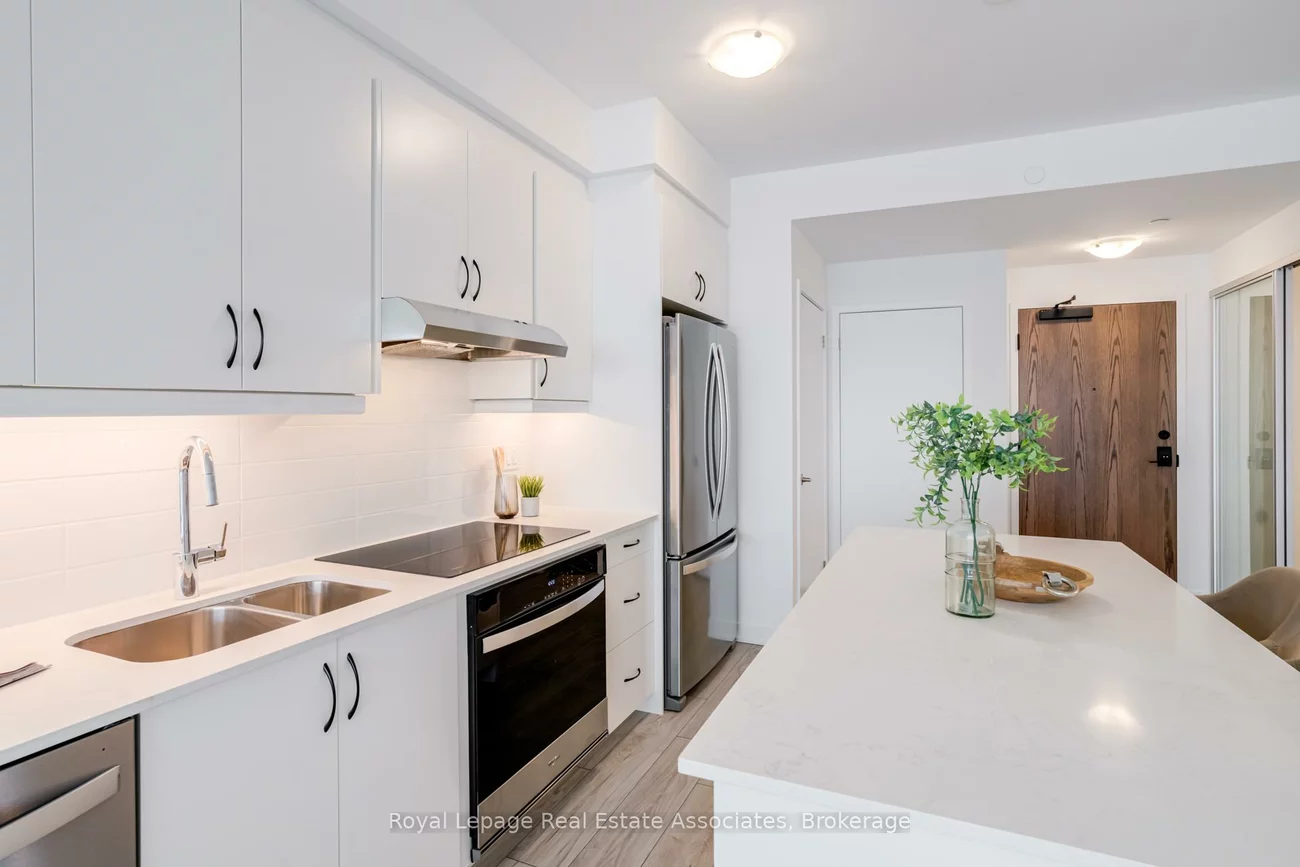 1035, Southdown, Clarkson, Mississauga