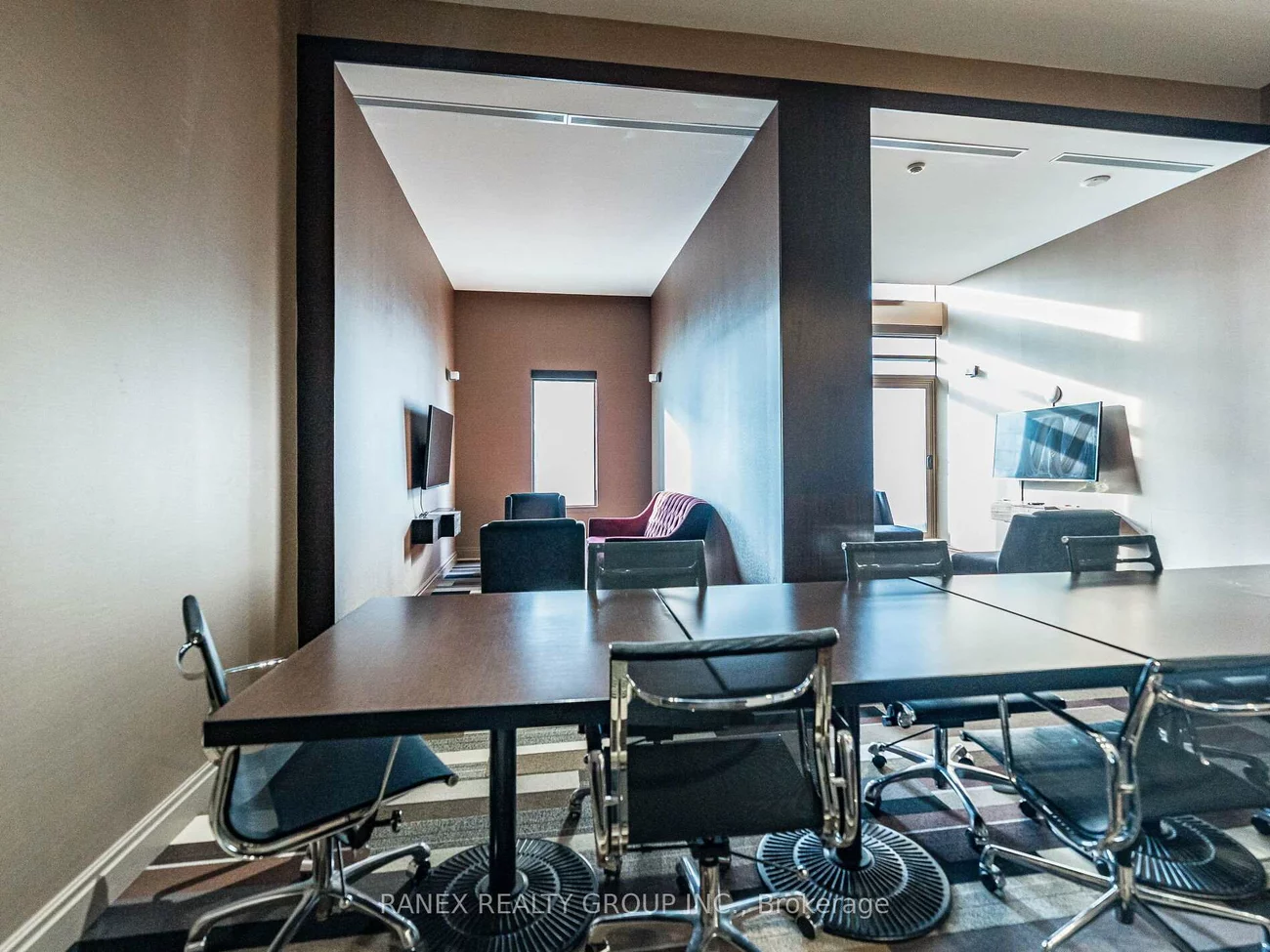 385, Prince Of Wales, City Centre, Mississauga