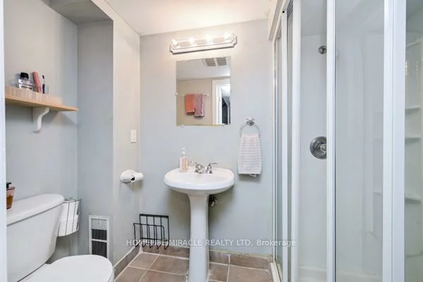 121, Falconer, Streetsville, Mississauga