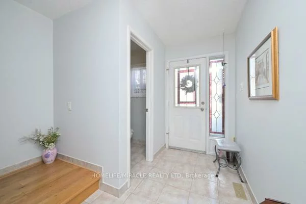 121, Falconer, Streetsville, Mississauga