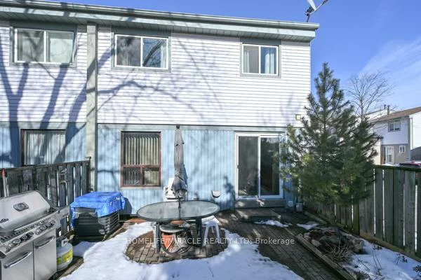 121, Falconer, Streetsville, Mississauga