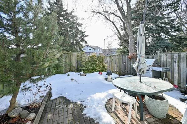 121, Falconer, Streetsville, Mississauga