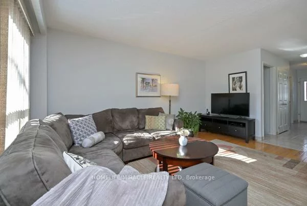 121, Falconer, Streetsville, Mississauga