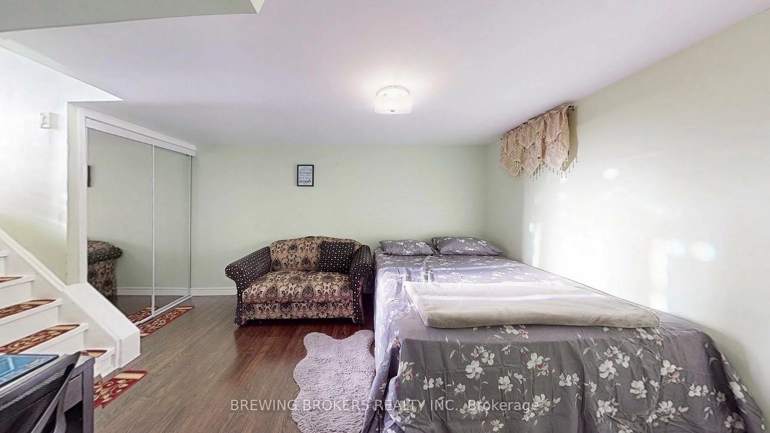 7255, Dooley, Malton, Mississauga