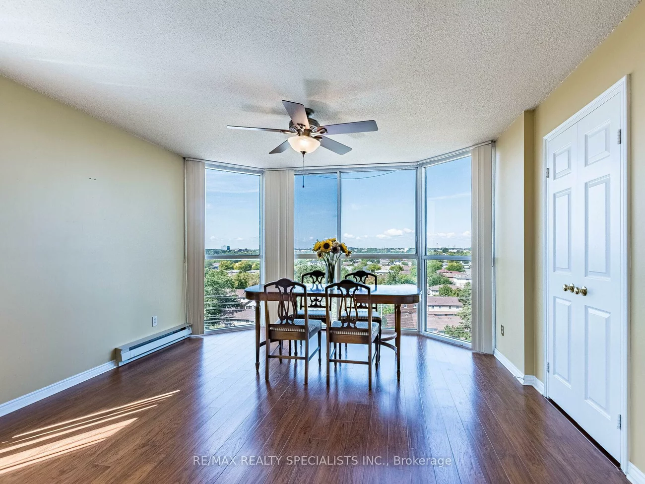 880, Dundas, Erindale, Mississauga