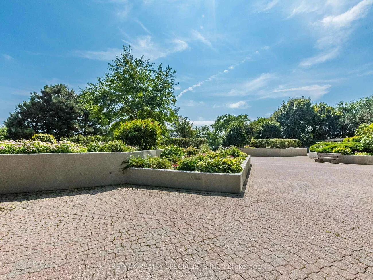 880, Dundas, Erindale, Mississauga