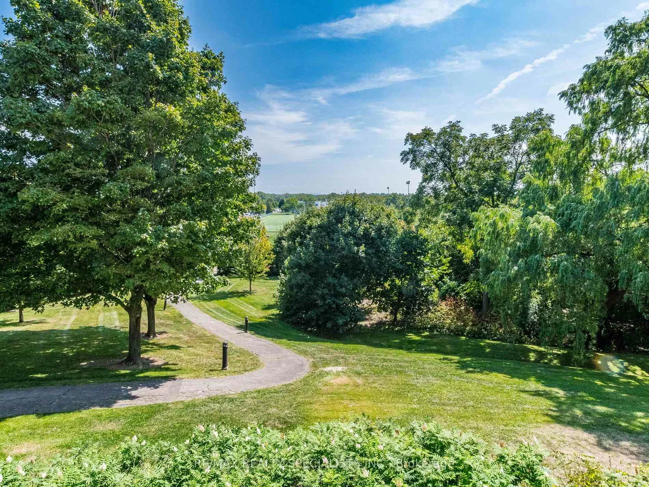 880, Dundas, Erindale, Mississauga