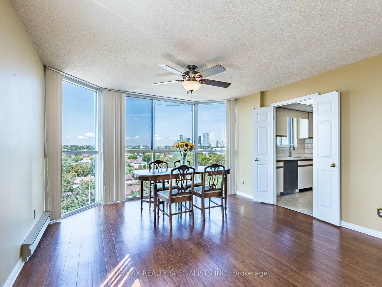 880, Dundas, Erindale, Mississauga