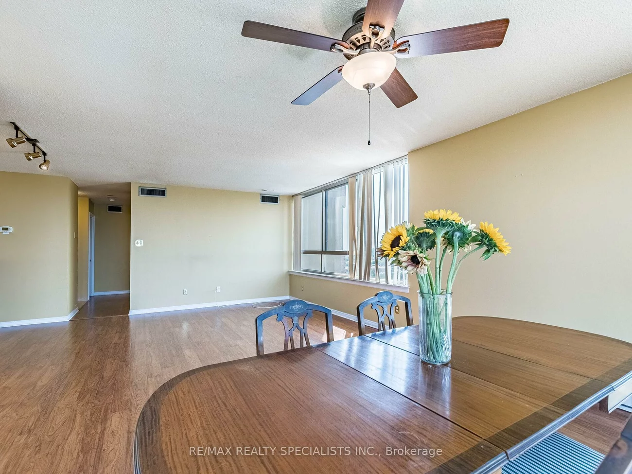 880, Dundas, Erindale, Mississauga