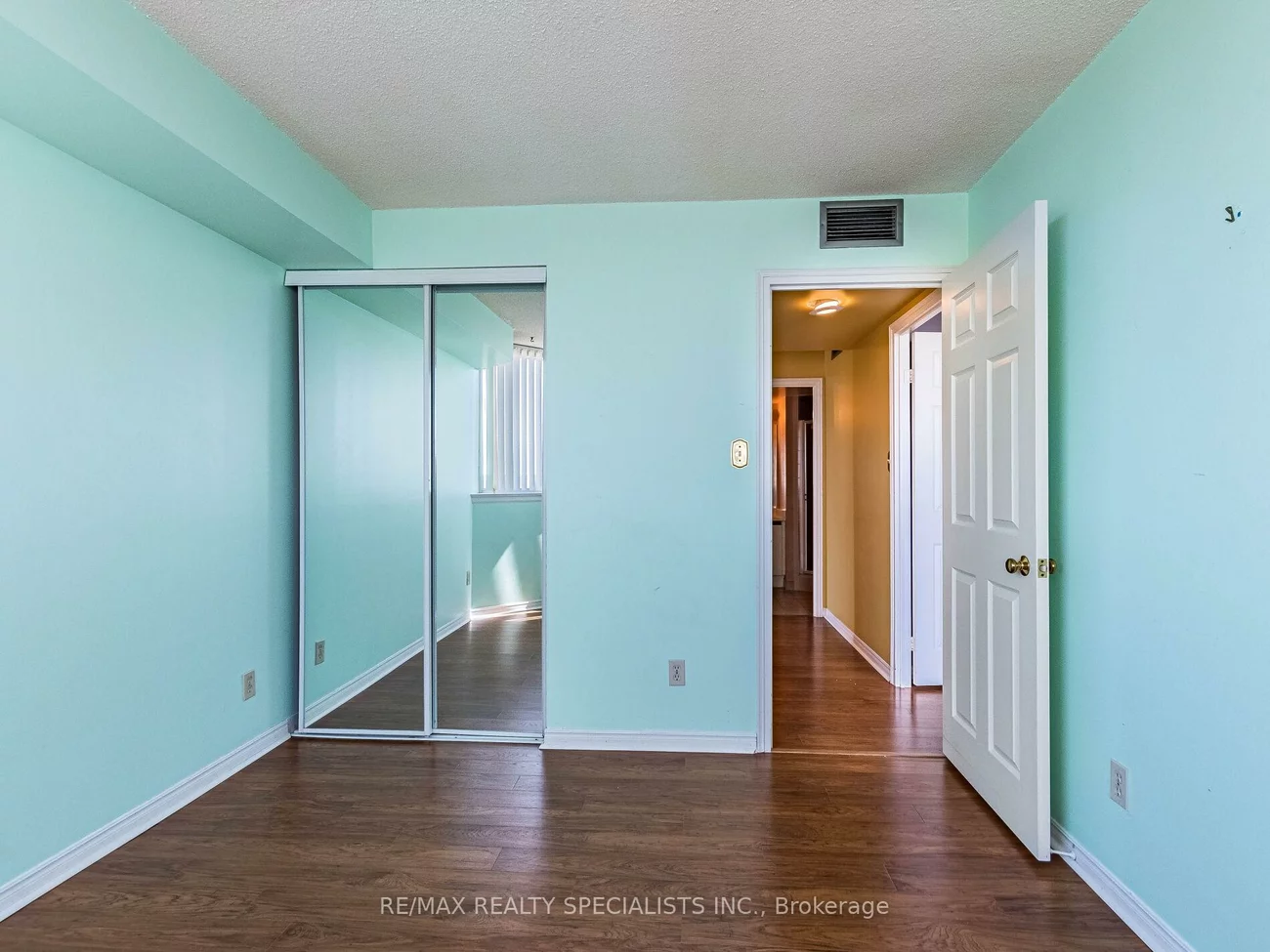 880, Dundas, Erindale, Mississauga