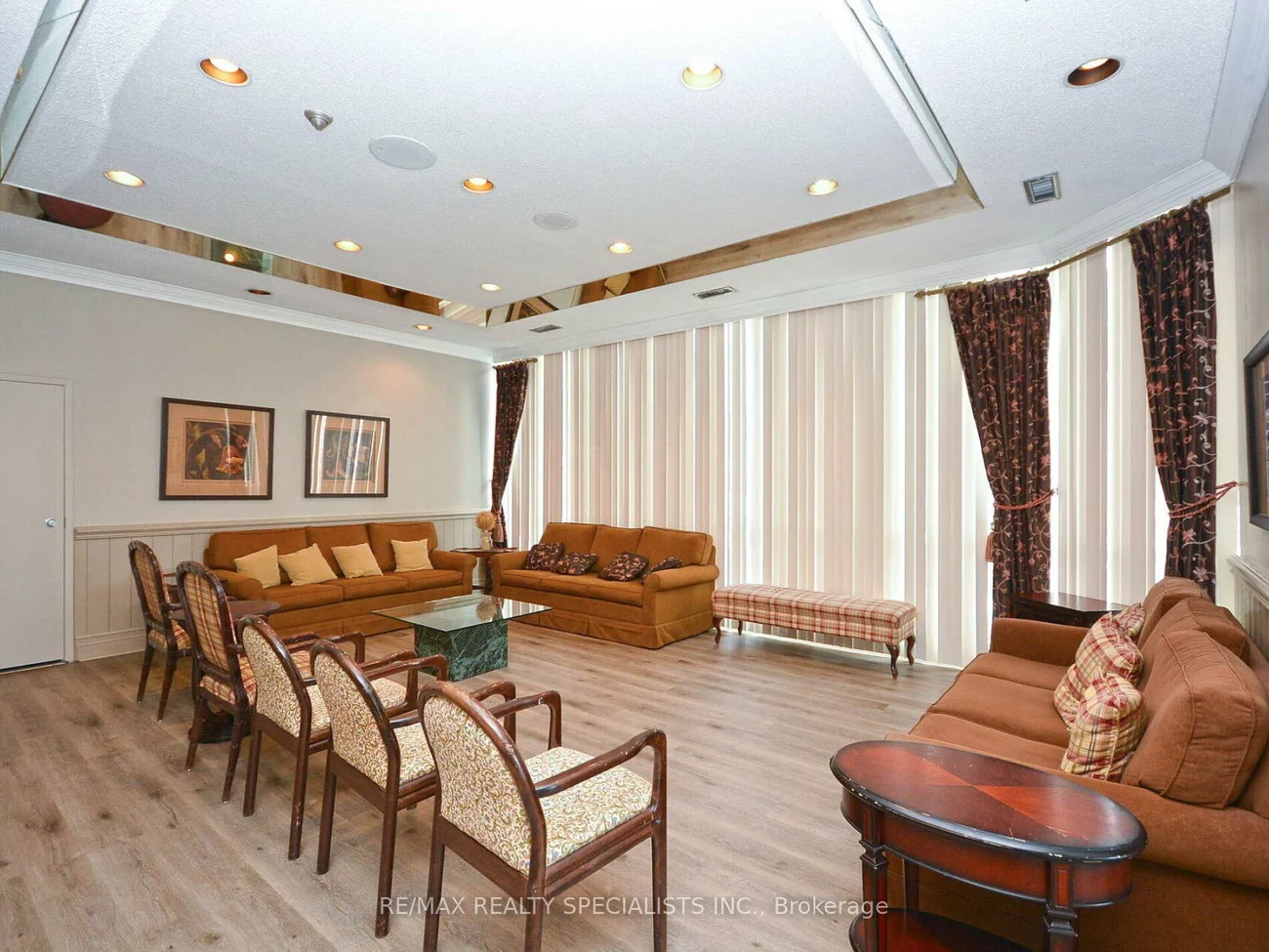 880, Dundas, Erindale, Mississauga