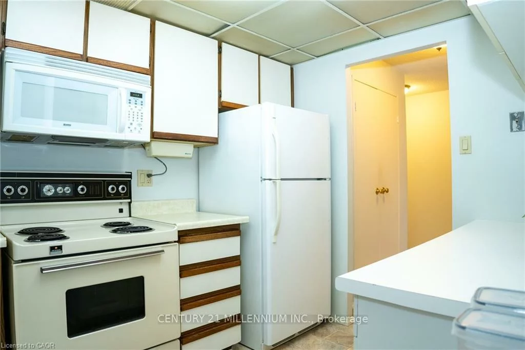 3700, Kaneff, Mississauga Valleys, Mississauga