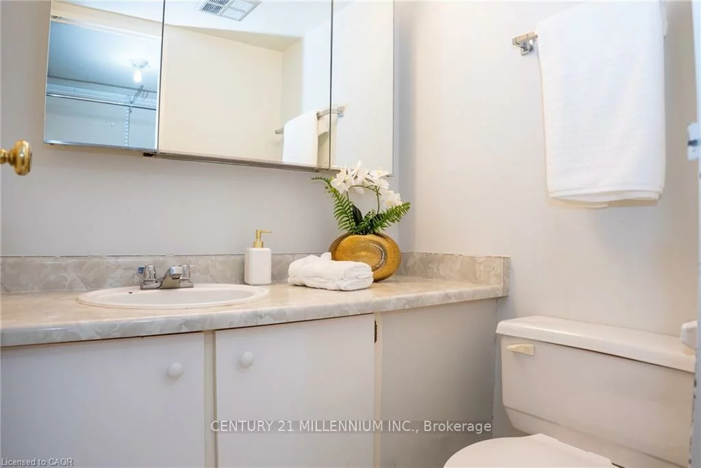 3700, Kaneff, Mississauga Valleys, Mississauga