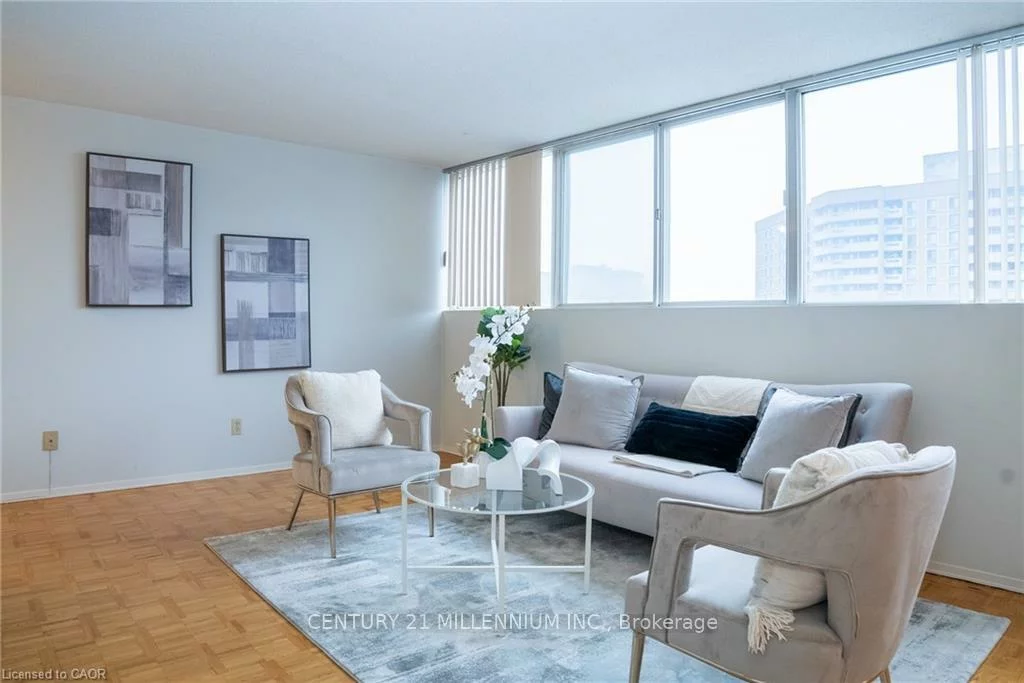 3700, Kaneff, Mississauga Valleys, Mississauga