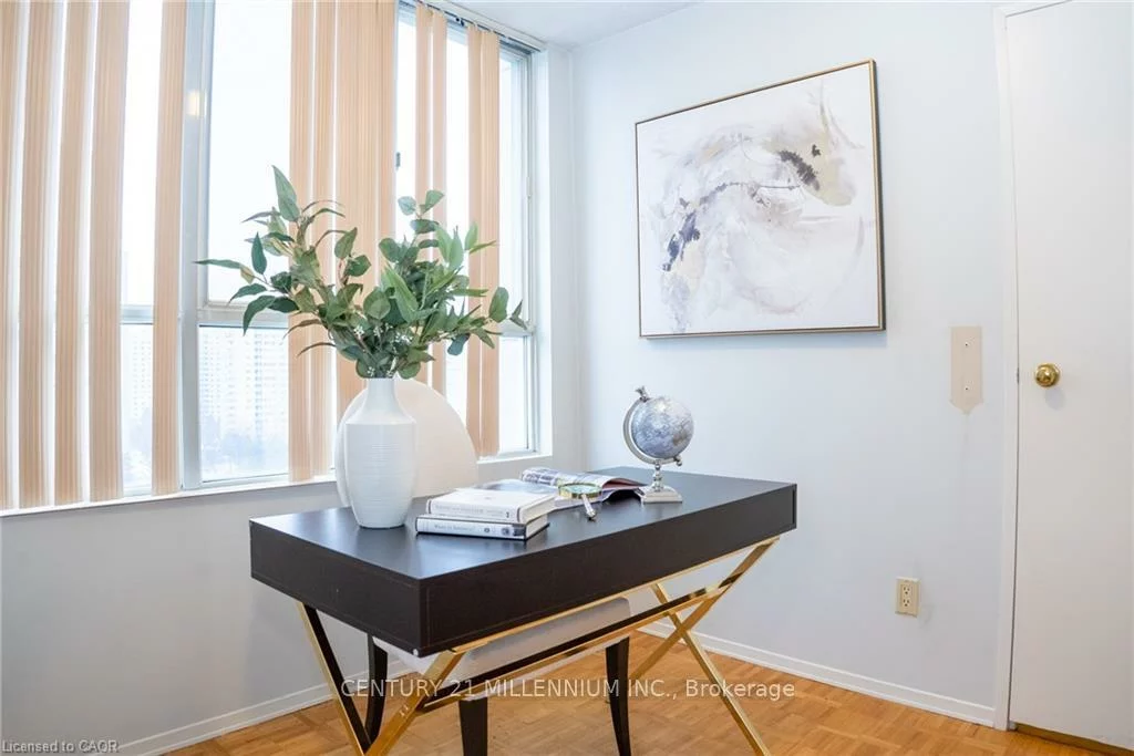 3700, Kaneff, Mississauga Valleys, Mississauga