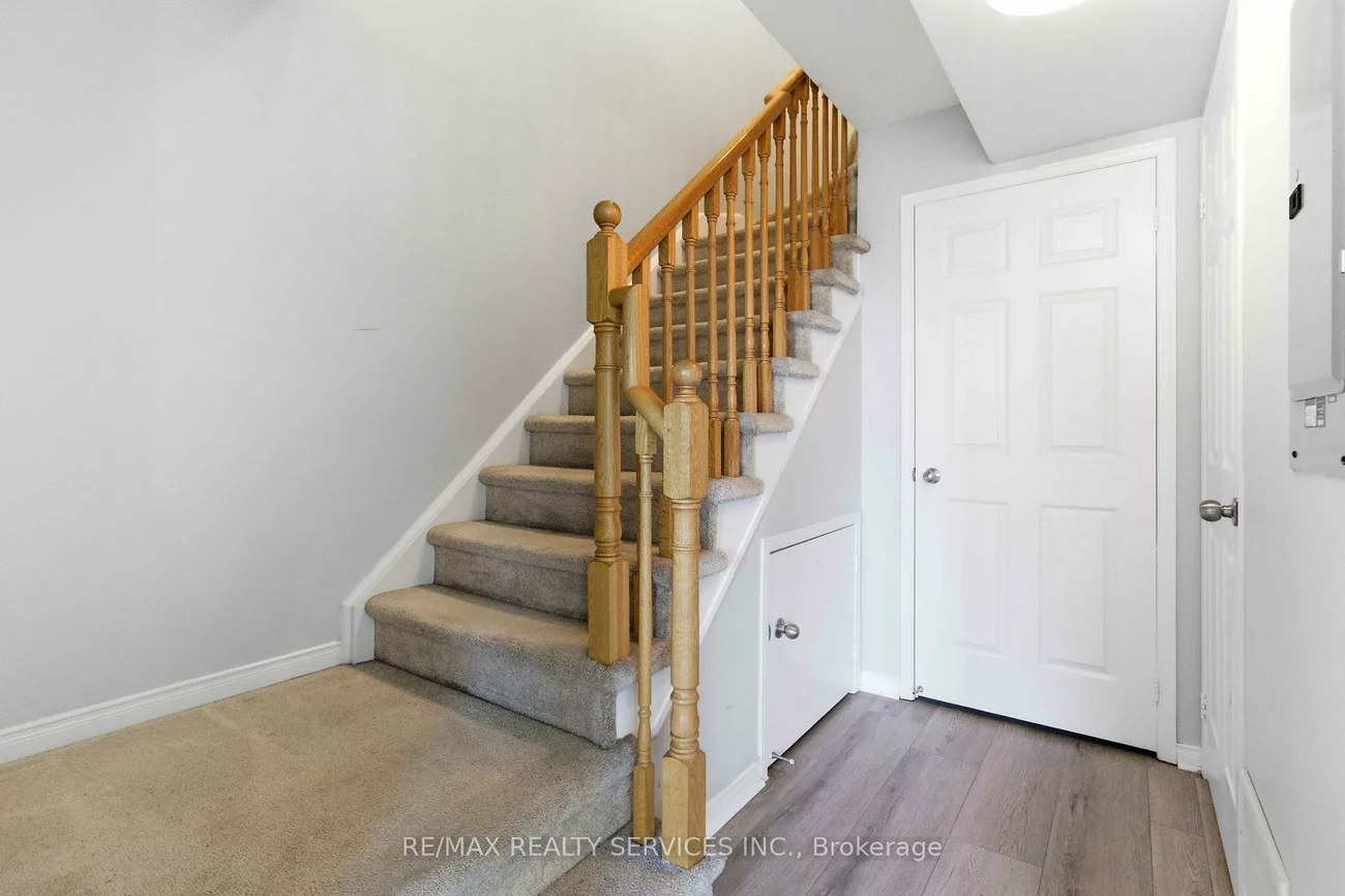 5035, Oscar Peterson, Churchill Meadows, Mississauga