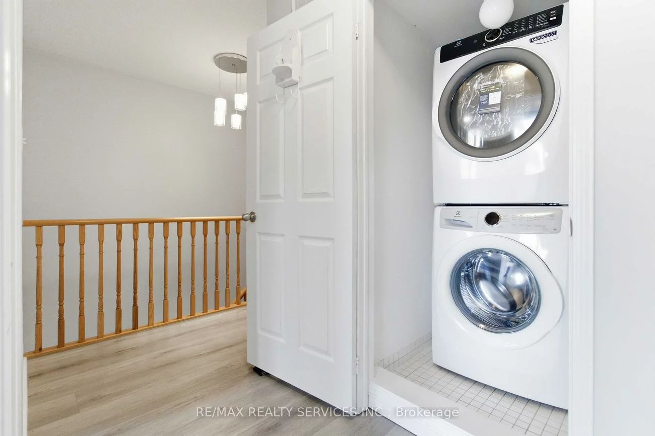 5035, Oscar Peterson, Churchill Meadows, Mississauga