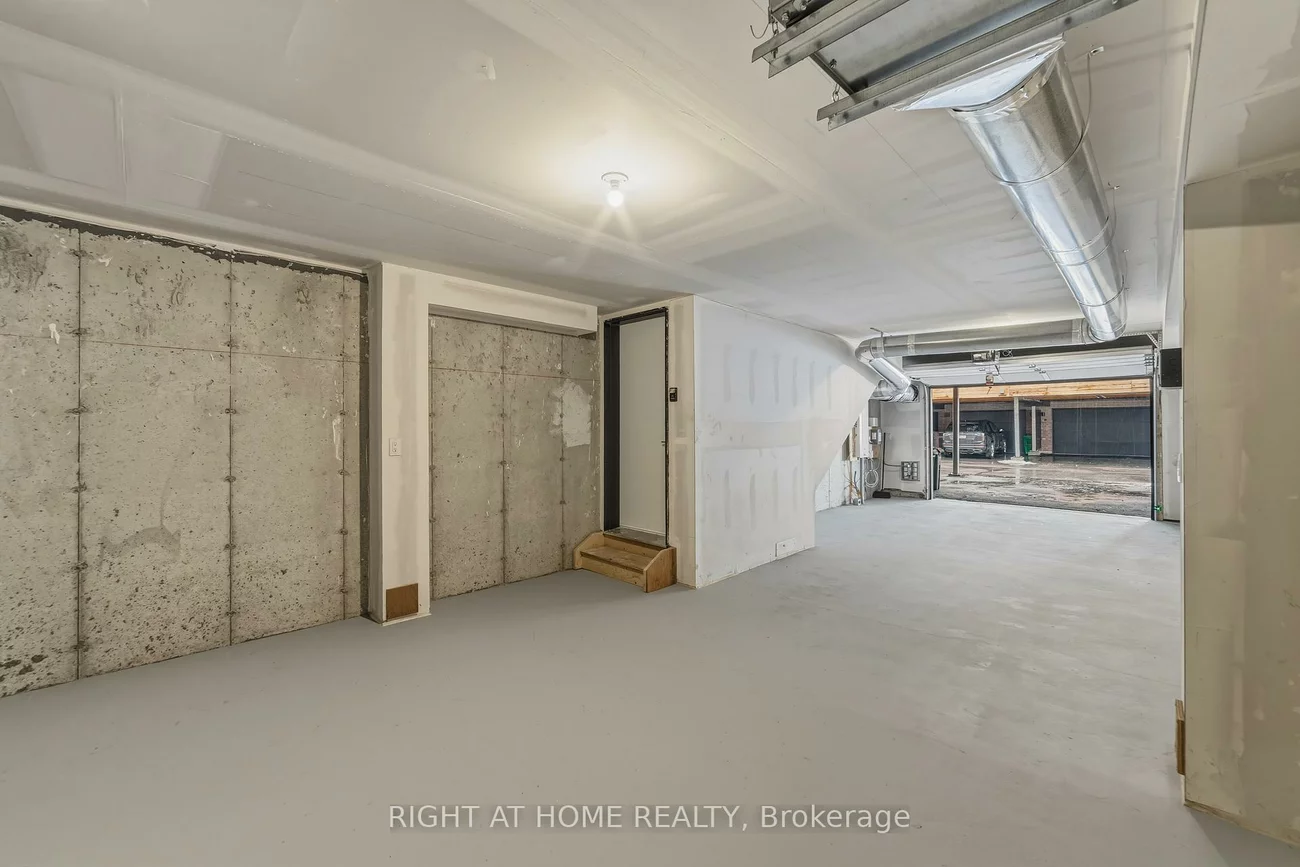 10, Lou Parsons, Port Credit, Mississauga