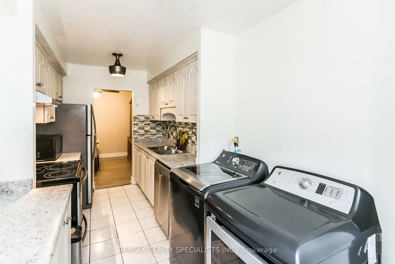 1615, Bloor, Applewood, Mississauga